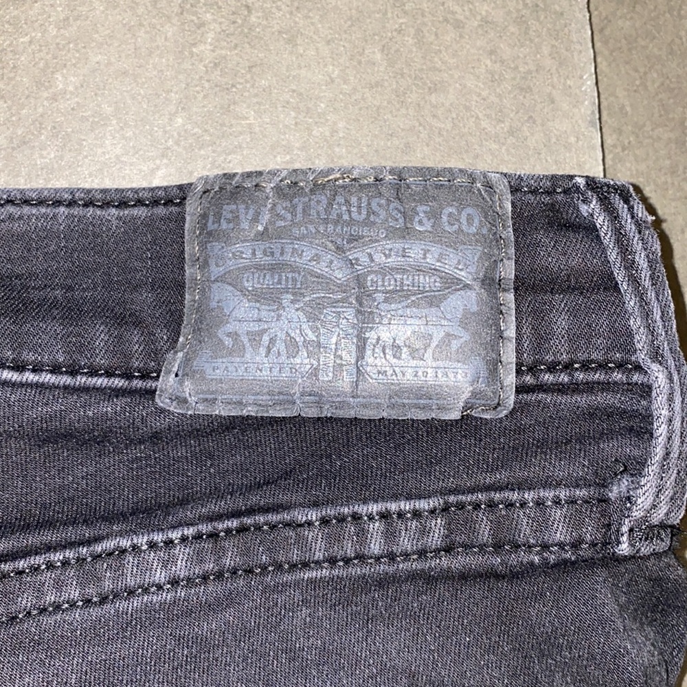 Levi’s 311 Shaping Skinny Size 27 Faded Black Cutoff Jean High Waist Shorts - Picture 4 of 13
